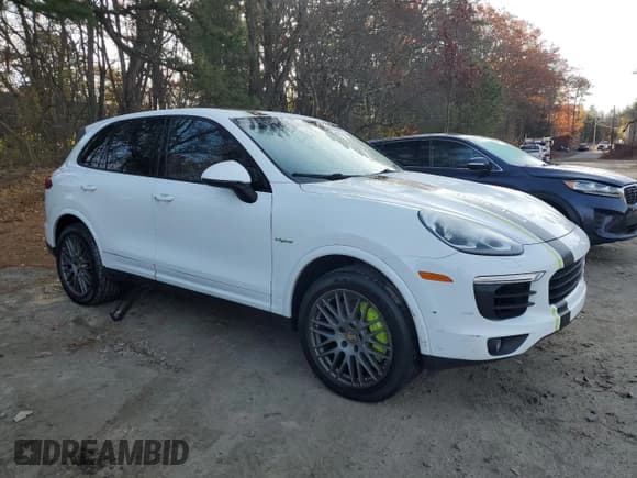 ✅ 2017 Porsche Cayenne S E-Hybrid • VIN: WP1AE2A29HLA72504 • Lot: 91635725. Listed on Copart with 168,371 mi. Free auction sales archive from the USA and detailed vehicle history report at DreamBid. Image 4.