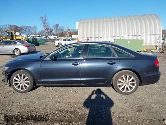 ✅ 2013 Audi A6 Premium Plus • VIN: WAUGFAFC9DN121832 • Lot: 43613592. Wystawiony na IAAI z przebiegiem 102 367 mil. Bezpłatny archiwum sprzedaży aukcyjnych z USA i szczegółowy raport historii pojazdu na DreamBid. Zdjęcie 15.