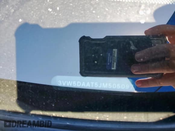 ✅ 2018 Volkswagen Beetle S • VIN: 3VW5DAAT5JM505097 • Лот: 84711945. Опубликован ранее на Copart с пробегом 111 659 миль. Бесплатный доступ к архиву аукционных продаж из США и подробный отчёт об истории автомобиля на DreamBid. Изображение 12.