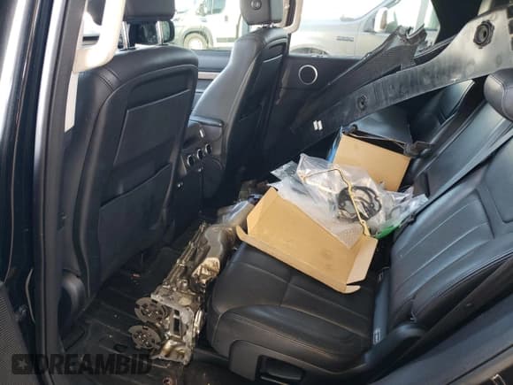 ✅ 2017 Land Rover Discovery HSE • VIN: SALRRBBV8HA011294 • Лот: 90486315. Опубликован ранее на Copart с пробегом 84 241 миль. Бесплатный доступ к архиву аукционных продаж из США и подробный отчёт об истории автомобиля на DreamBid. Изображение 13.