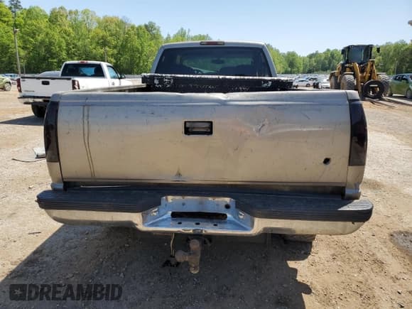 ✅ 2000 Chevrolet Silverado 3500 • VIN: 1GCHK33J6YF516293 • Lot: 53083035. Listed on Copart with 220,219 mi. Free auction sales archive from the USA and detailed vehicle history report at DreamBid. Image 6.