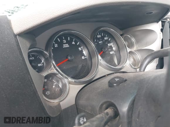 ✅ 2009 Chevrolet Silverado 2500HD • VIN: 1GBHC49KX9E123802 • Lot: 40613505. Wystawiony na IAAI z przebiegiem 159 401 mil. Bezpłatny archiwum sprzedaży aukcyjnych z USA i szczegółowy raport historii pojazdu na DreamBid. Zdjęcie 15.