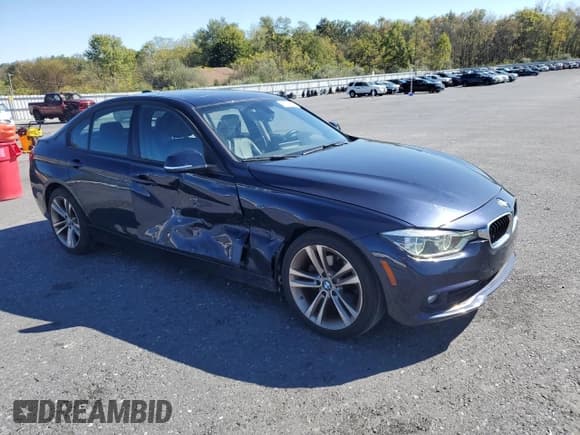✅ 2016 BMW 3 Series 328i xDrive • VIN: WBA8E3C57GK500018 • Лот: 83770805. Опубликован ранее на Copart с пробегом 78 505 миль. Бесплатный доступ к архиву аукционных продаж из США и подробный отчёт об истории автомобиля на DreamBid. Изображение 4.