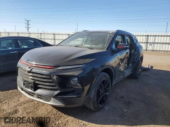 2024 Chevrolet Blazer LT z VIN 3GNKBJR44RS195421, wystawiony jako Copart lot #88692715 z przebiegiem 12 113 mil mil oraz Szkoda całkowita • Salvage title. Historia ofert i sprzedaży dostępna na DreamBid. Obrazek 1.