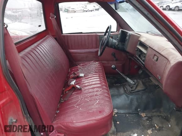 ✅ 1988 Chevrolet S-10 • VIN: 1GCBS14E0J2163624 • Лот: 41592499. Опубликован ранее на IAAI с пробегом 163 143 миль. Бесплатный доступ к архиву аукционных продаж из США и подробный отчёт об истории автомобиля на DreamBid. Изображение 5.