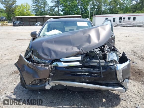 ✅ 2018 Mitsubishi Outlander SE • VIN: JA4AD3A33JZ014095 • Lot: 42278605. Wystawiony na IAAI z przebiegiem 235 000 mil. Bezpłatny archiwum sprzedaży aukcyjnych z USA i szczegółowy raport historii pojazdu na DreamBid. Zdjęcie 12.