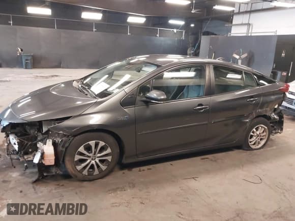 ✅ 2021 Toyota Prius LE • VIN: JTDKAMFP8M3175487 • Lot: 42176936. Listed on IAAI with 78,153 mi. Free auction sales archive from the USA and detailed vehicle history report at DreamBid. Image 6.