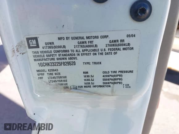 ✅ 2005 Chevrolet Silverado 2500HD LS • VIN: 1GCHK23225F829520 • Lot: 43518276. Wystawiony na IAAI z przebiegiem 276 568 mil. Bezpłatny archiwum sprzedaży aukcyjnych z USA i szczegółowy raport historii pojazdu na DreamBid. Zdjęcie 9.