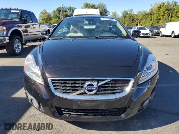 ✅ 2012 Volvo C70 T5 • VIN: YV1672MC9CJ126856 • Лот: 81956435. Опубликован ранее на Copart с пробегом 183 409 миль. Бесплатный доступ к архиву аукционных продаж из США и подробный отчёт об истории автомобиля на DreamBid. Изображение 5.