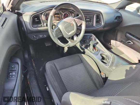 ✅ 2018 Dodge Challenger SXT Plus • VIN: 2C3CDZAG8JH131616 • Lot: 61489935. Wystawiony na Copart z przebiegiem 137 475 mil. Bezpłatny archiwum sprzedaży aukcyjnych z USA i szczegółowy raport historii pojazdu na DreamBid. Zdjęcie 8.