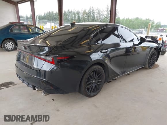 ✅ 2023 Lexus IS 500 F Sport Performance • VIN: JTHAP1D22P5003981 • Lot: 42262101. Wystawiony na IAAI z przebiegiem 13 479 mil. Bezpłatny archiwum sprzedaży aukcyjnych z USA i szczegółowy raport historii pojazdu na DreamBid. Zdjęcie 4.