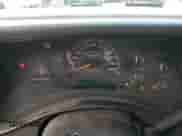 ✅ 2003 Chevrolet Silverado 1500 • VIN: 2GCEC19V031238862 • Lot: 72886864. Wystawiony na Copart z przebiegiem 335 703 mil mil. Skorzystaj z bezpłatnego archiwum sprzedaży aukcyjnych z USA i zobacz szczegółowy raport historii pojazdu na DreamBid. Zdjęcie 9.