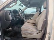 ✅ 2017 Chevrolet Silverado 2500HD Work Truck • VIN: 1GC0CUEG4HZ258498 • Lot: 85876125. Wystawiony na Copart z przebiegiem 18 896 mil. Bezpłatny archiwum sprzedaży aukcyjnych z USA i szczegółowy raport historii pojazdu na DreamBid. Zdjęcie 7.