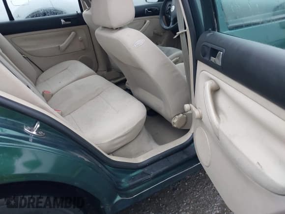 ✅ 1999 Volkswagen Jetta GL • VIN: 3VWRA29M9XM090601 • Lot: 43871944. Listed on IAAI with 230,563 mi. Free auction sales archive from the USA and detailed vehicle history report at DreamBid. Image 8.