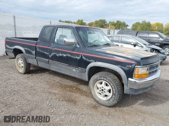 1994 Dodge Dakota with VIN 1B7GG23X9RS562415, listed as a IAAI auction lot 43365648 with 157,671 mi miles and . Bid and sale history available at DreamBid. Image 1.