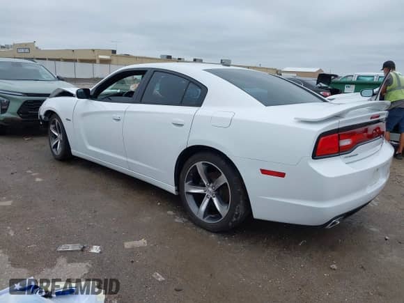 ✅ 2014 Dodge Charger RT • VIN: 2C3CDXCT7EH306894 • Lot: 43293085. Wystawiony na IAAI z przebiegiem 75 186 mil. Bezpłatny archiwum sprzedaży aukcyjnych z USA i szczegółowy raport historii pojazdu na DreamBid. Zdjęcie 3.