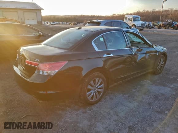 ✅ 2011 Honda Accord EX-L • VIN: 1HGCP3F87BA032031 • Lot: 94960655. Wystawiony na Copart z przebiegiem 158 121 mil. Bezpłatny archiwum sprzedaży aukcyjnych z USA i szczegółowy raport historii pojazdu na DreamBid. Zdjęcie 3.