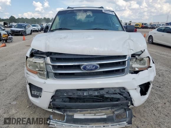 ✅ 2015 Ford Expedition XLT • VIN: 1FMJU1HT8FEF25117 • Lot: 68664715. Wystawiony na Copart z przebiegiem 147 510 mil. Bezpłatny archiwum sprzedaży aukcyjnych z USA i szczegółowy raport historii pojazdu na DreamBid. Zdjęcie 5.