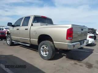 2005 Dodge 3500 SLT z VIN 3D7LS38C15G776041, wystawiony jako IAAI lot #42358059 z przebiegiem 93 860 mil mil oraz . Historia ofert i sprzedaży dostępna na DreamBid. Obrazek 3.