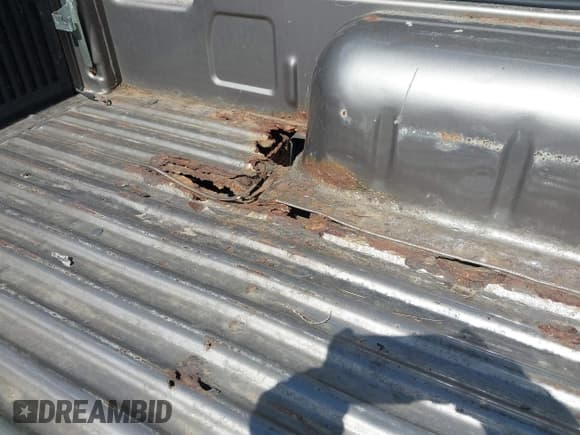 ✅ 2004 Nissan Frontier XE • VIN: 1N6ED29Y64C456178 • Lot: 43240322. Wystawiony na IAAI z przebiegiem 139 739 mil. Bezpłatny archiwum sprzedaży aukcyjnych z USA i szczegółowy raport historii pojazdu na DreamBid. Zdjęcie 12.