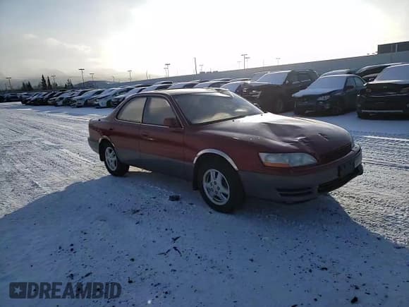 ✅ 1992 Lexus ES 300 • VIN: JT8VK13TXN0042208 • Lot: 89121765. Listed on Copart with 95,233 mi. Free auction sales archive from the USA and detailed vehicle history report at DreamBid. Image 10.