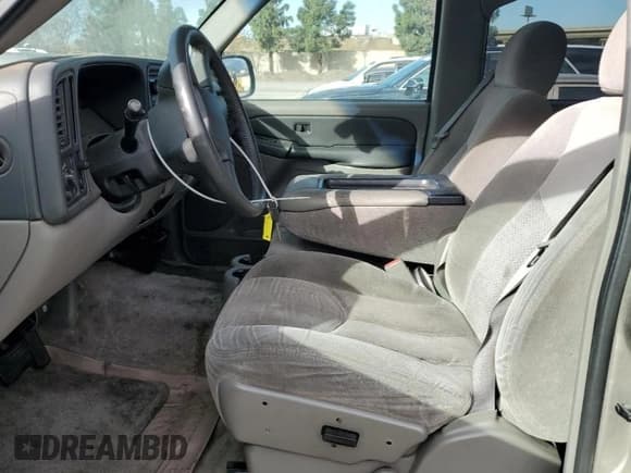 ✅ 2003 Chevrolet Suburban LS • VIN: 1GNEC16T33J126329 • Лот: 47325335. Опубликован ранее на Copart с пробегом Не указан. Бесплатный доступ к архиву аукционных продаж из США и подробный отчёт об истории автомобиля на DreamBid. Изображение 7.