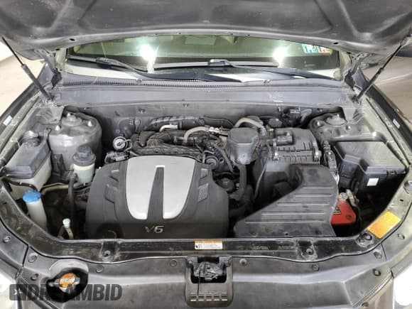 ✅ 2011 Hyundai Santa Fe Limited • VIN: 5XYZKDAG3BG084994 • Lot: 84524164. Listed on Copart with 238,391 mi. Free auction sales archive from the USA and detailed vehicle history report at DreamBid. Image 12.