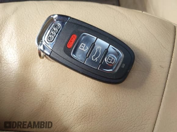 ✅ 2012 Audi A6 Premium • VIN: WAUFGAFC4CN139193 • Lot: 43495711. Wystawiony na IAAI z przebiegiem 225 609 mil. Bezpłatny archiwum sprzedaży aukcyjnych z USA i szczegółowy raport historii pojazdu na DreamBid. Zdjęcie 11.