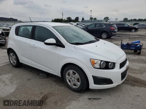 ✅ 2015 Chevrolet Sonic LS • VIN: 1G1JA6SH2F4185041 • Lot: 81253315. Listed on Copart with 155,317 mi. Free auction sales archive from the USA and detailed vehicle history report at DreamBid. Image 4.