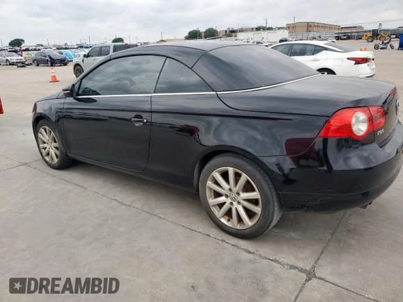 ✅ 2011 Volkswagen Eos Komfort • VIN: WVWBW7AHXBV004597 • Lot: 55067525. Wystawiony na Copart z przebiegiem 156 404 mil. Bezpłatny archiwum sprzedaży aukcyjnych z USA i szczegółowy raport historii pojazdu na DreamBid. Zdjęcie 2.