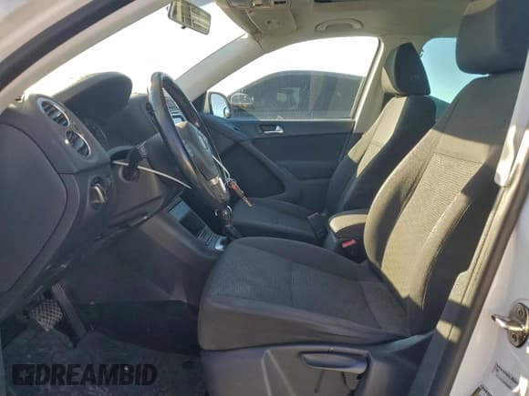 ✅ 2013 Volkswagen Tiguan S • VIN: WVGAV7AX6DW529056 • Lot: 95997665. Listed on Copart with 111,749 mi. Free auction sales archive from the USA and detailed vehicle history report at DreamBid. Image 7.