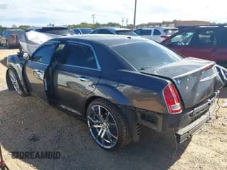 ✅ 2014 Chrysler 300 C • VIN: 2C3CCAEG2EH169945 • Lot: 43441424. Wystawiony na IAAI z przebiegiem Nie podano. Bezpłatny archiwum sprzedaży aukcyjnych z USA i szczegółowy raport historii pojazdu na DreamBid. Zdjęcie 3.