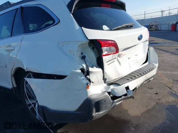 ✅ 2018 Subaru Outback Limited • VIN: 4S4BSANC0J3361123 • Лот: 41228480. Опубликован ранее на IAAI с пробегом 110 739 миль. Бесплатный доступ к архиву аукционных продаж из США и подробный отчёт об истории автомобиля на DreamBid. Изображение 6.