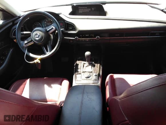 ✅ 2023 Mazda CX-30 S Carbon Edition • VIN: 3MVDMBCM2PM539130 • Лот: 54817735. Опубликован ранее на Copart с пробегом 29 678 миль. Бесплатный доступ к архиву аукционных продаж из США и подробный отчёт об истории автомобиля на DreamBid. Изображение 8.