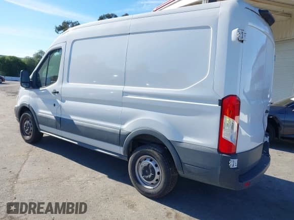 ✅ 2018 Ford Transit • VIN: 1FTYR1CM3JKA35165 • Lot: 41481414. Listed on IAAI with 90,570 mi. Free auction sales archive from the USA and detailed vehicle history report at DreamBid. Image 3.