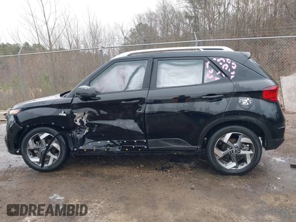 ✅ 2022 Hyundai Venue Limited • VIN: KMHRC8A37NU173063 • Lot: 41527272. Listed on IAAI with 61,565 mi. Free auction sales archive from the USA and detailed vehicle history report at DreamBid. Image 14.