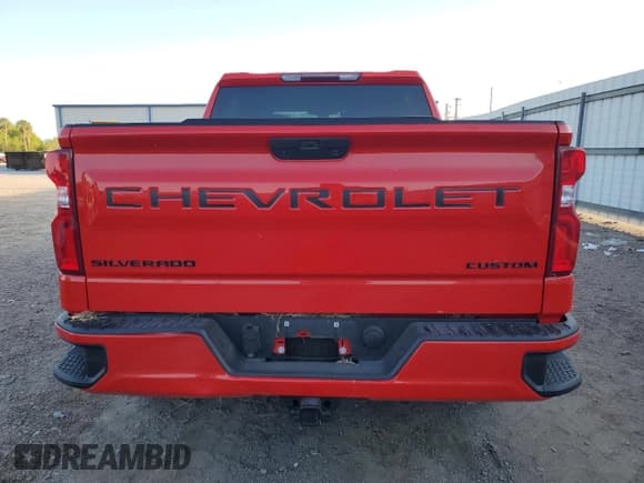✅ 2022 Chevrolet Silverado 1500 Custom • VIN: 3GCPYBEK8NG152589 • Lot: 52447375. Wystawiony na Copart z przebiegiem 21 553 mil. Bezpłatny archiwum sprzedaży aukcyjnych z USA i szczegółowy raport historii pojazdu na DreamBid. Zdjęcie 6.