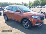 ✅ 2020 Buick Encore GX Select • VIN: KL4MMDS25LB122982 • Lot: 42799016. Wystawiony na IAAI z przebiegiem 60 555 mil. Bezpłatny archiwum sprzedaży aukcyjnych z USA i szczegółowy raport historii pojazdu na DreamBid. Zdjęcie 17.