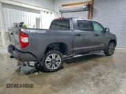 ✅ 2018 Toyota Tundra SR5 • VIN: 5TFDW5F14JX712792 • Лот: 94377135. Опубликован ранее на Copart с пробегом 56 649 миль. Бесплатный доступ к архиву аукционных продаж из США и подробный отчёт об истории автомобиля на DreamBid. Изображение 3.