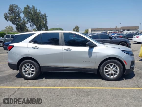 ✅ 2022 Chevrolet Equinox LS • VIN: 2GNAXHEV1N6102500 • Lot: 43010662. Listed on IAAI with 30,131 mi. Free auction sales archive from the USA and detailed vehicle history report at DreamBid. Image 13.