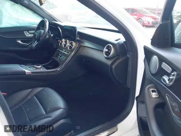 ✅ 2020 Mercedes-Benz C 300 • VIN: W1KWF8EB6LR594861 • Lot: 42874447. Wystawiony na IAAI z przebiegiem 54 402 mil. Bezpłatny archiwum sprzedaży aukcyjnych z USA i szczegółowy raport historii pojazdu na DreamBid. Zdjęcie 5.