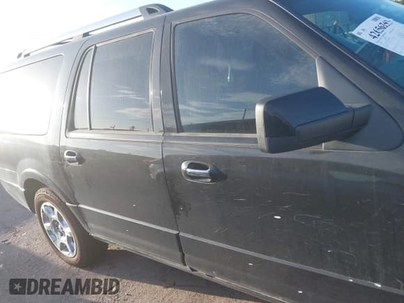 ✅ 2014 Ford Expedition Max Limited • VIN: 1FMJK1K54EEF62471 • Lot: 42656353. Listed on IAAI with 143,466 mi. Free auction sales archive from the USA and detailed vehicle history report at DreamBid. Image 13.