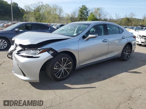 ✅ 2025 Lexus ES 350 • VIN: 58ADZ1B11SU202915 • Lot: 83791225. Wystawiony na Copart z przebiegiem 7 896 mil. Bezpłatny archiwum sprzedaży aukcyjnych z USA i szczegółowy raport historii pojazdu na DreamBid. Zdjęcie 1.