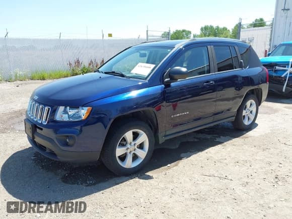 ✅ 2012 Jeep Compass Latitude • VIN: 1C4NJDEB0CD590315 • Lot: 42630408. Wystawiony na IAAI z przebiegiem 87 453 mil. Bezpłatny archiwum sprzedaży aukcyjnych z USA i szczegółowy raport historii pojazdu na DreamBid. Zdjęcie 18.