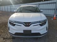 ✅ 2024 VinFast VF 8 Eco • VIN: RLLV1AEB8RH004479 • Lot: 79732084. Wystawiony na Copart z przebiegiem Nie podano. Bezpłatny archiwum sprzedaży aukcyjnych z USA i szczegółowy raport historii pojazdu na DreamBid. Zdjęcie 5.