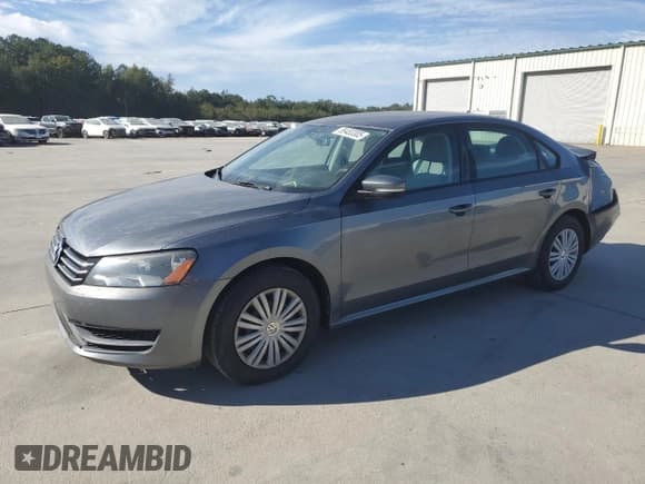 ✅ 2014 Volkswagen Passat S • VIN: 1VWAH7A31EC018475 • Lot: 89483305. Listed on Copart with 105,314 mi. Free auction sales archive from the USA and detailed vehicle history report at DreamBid. Image 1.