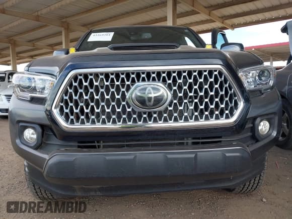 ✅ 2021 Toyota Tacoma SR5 • VIN: 3TMDZ5BN8MM120595 • Lot: 43269204. Wystawiony na IAAI z przebiegiem 27 368 mil. Bezpłatny archiwum sprzedaży aukcyjnych z USA i szczegółowy raport historii pojazdu na DreamBid. Zdjęcie 6.