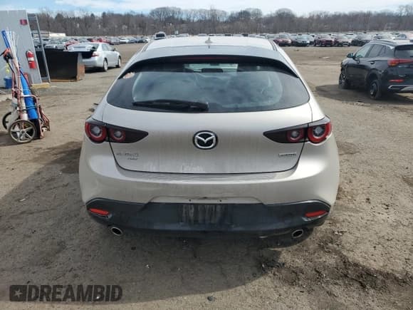 ✅ 2022 Mazda 3 Premium • VIN: JM1BPBML2N1501090 • Лот: 48104385. Опубликован ранее на Copart с пробегом 22 356 миль. Бесплатный доступ к архиву аукционных продаж из США и подробный отчёт об истории автомобиля на DreamBid. Изображение 6.