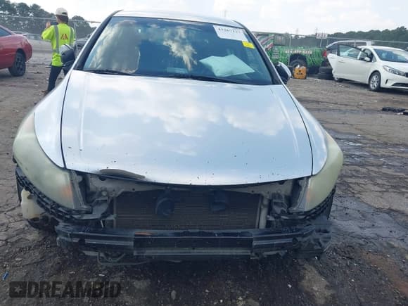 ✅ 2012 Honda Accord LX • VIN: 1HGCP2F35CA100536 • Lot: 43267227. Wystawiony na IAAI z przebiegiem 185 737 mil. Bezpłatny archiwum sprzedaży aukcyjnych z USA i szczegółowy raport historii pojazdu na DreamBid. Zdjęcie 6.