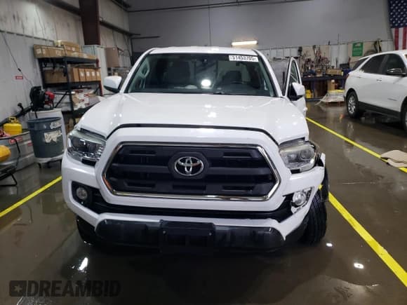✅ 2017 Toyota Tacoma SR5 • VIN: 5TFRZ5CN0HX021838 • Лот: 51453705. Опубликован ранее на Copart с пробегом 121 025 миль. Бесплатный доступ к архиву аукционных продаж из США и подробный отчёт об истории автомобиля на DreamBid. Изображение 5.